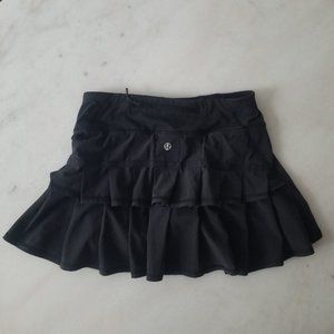 Lululemon Tennis & Running Skirt in Black Size 2